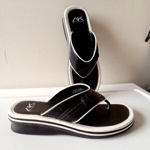 Anne Klein Sport Leather Thong Wedge Sandals Black White Trim Women's Size 7.5
